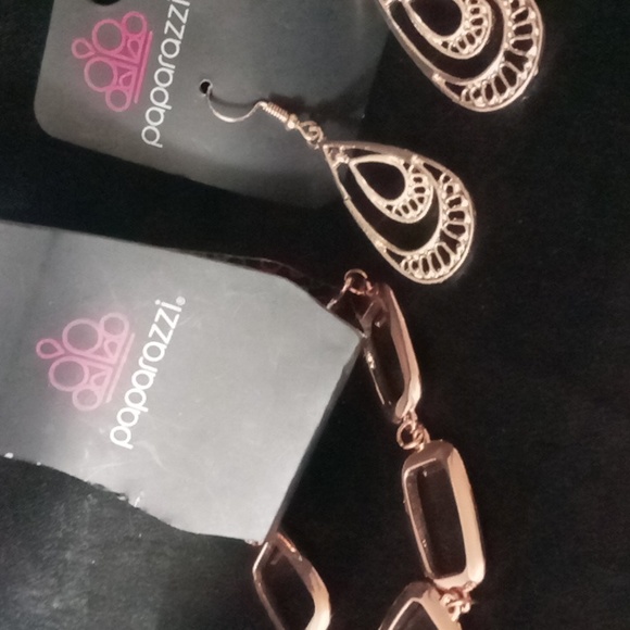 Paparazzi earrings & bracelet both copper tone. Sz 7.5 +2 nwt - Picture 4 of 6